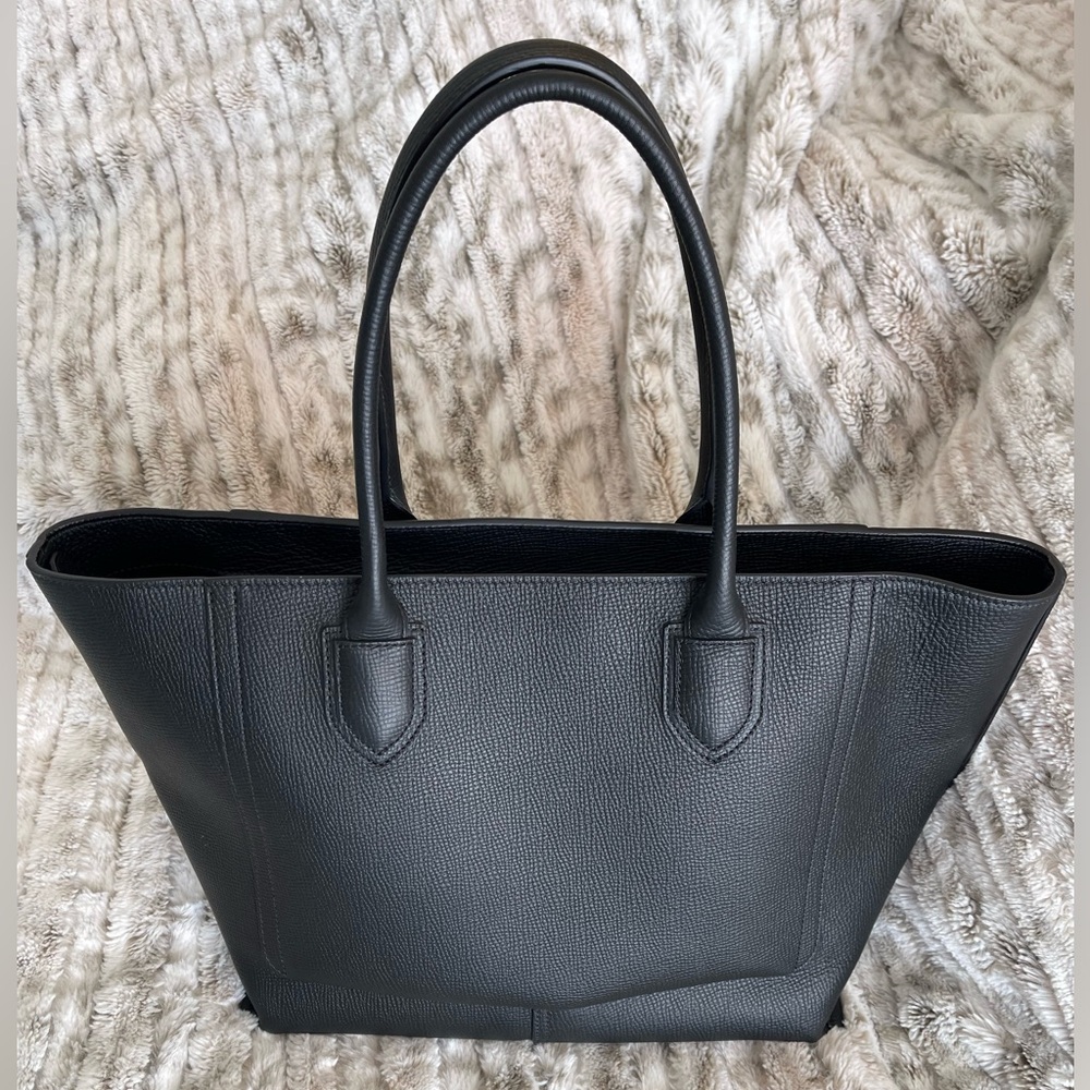Longchamp Pairs Bag Sz Large - Picture 3 of 16